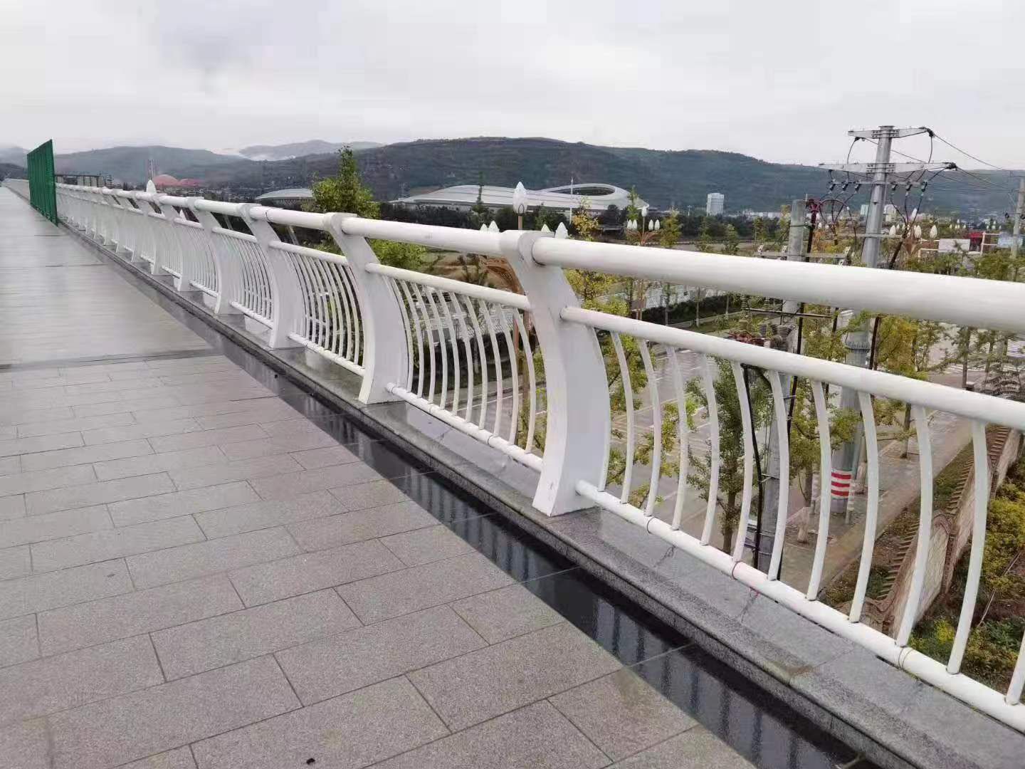 章丘鋁合金護欄